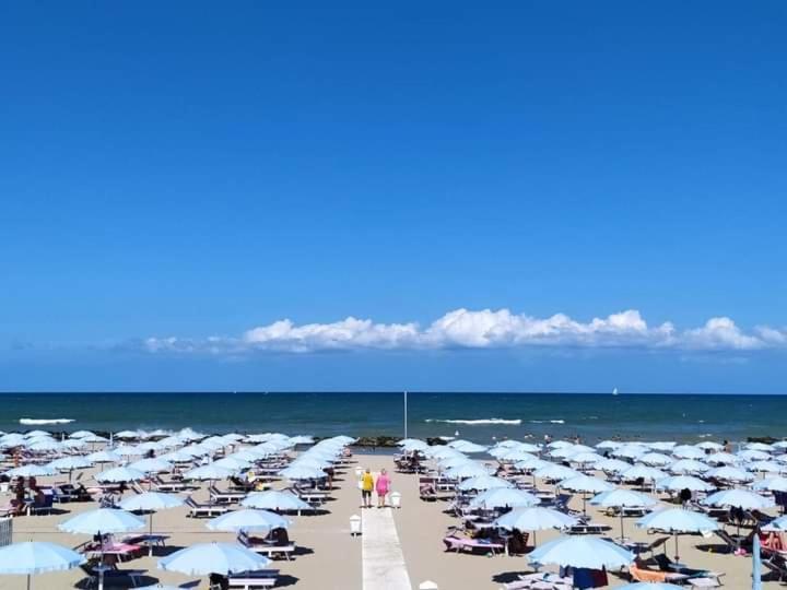 Hotel Luca ريميني المظهر الخارجي الصورة