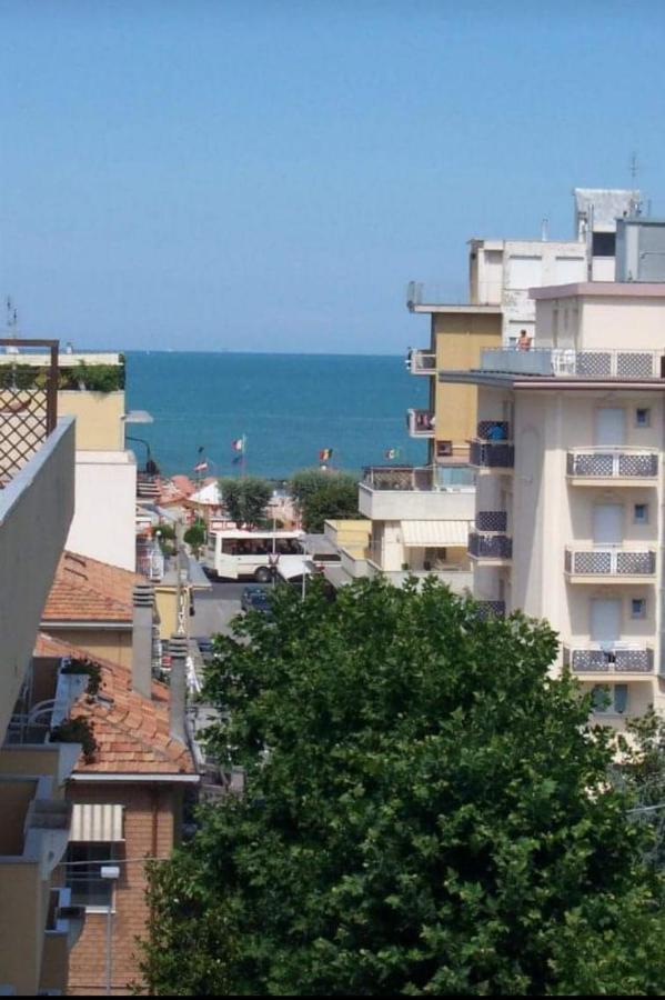 Hotel Luca ريميني المظهر الخارجي الصورة