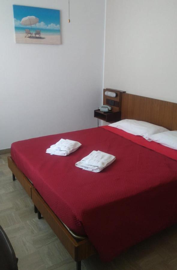 Hotel Luca ريميني المظهر الخارجي الصورة