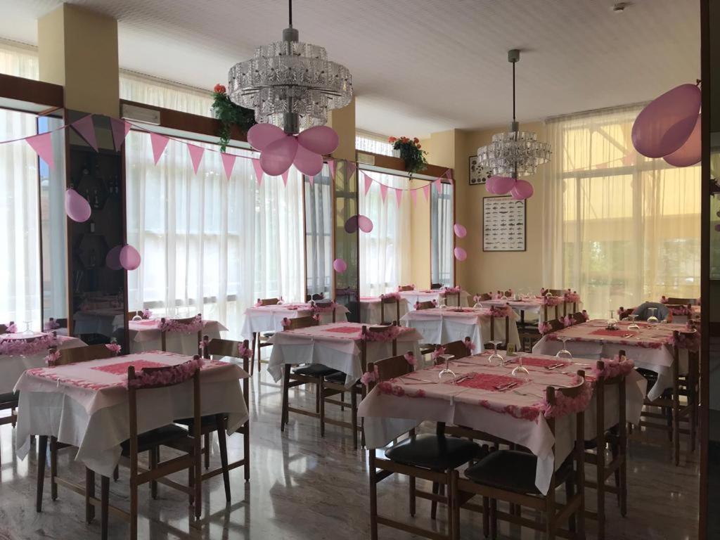 Hotel Luca ريميني المظهر الخارجي الصورة